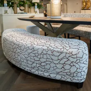 Hocker Curly
