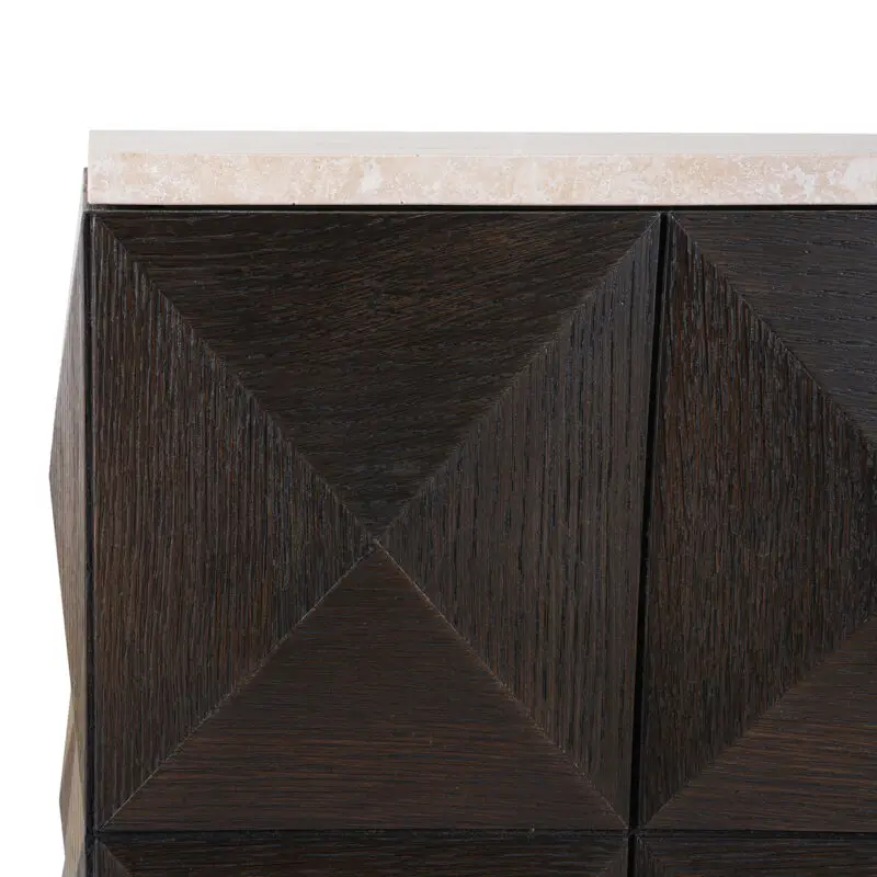 - Pilaar Claremont (Brown)