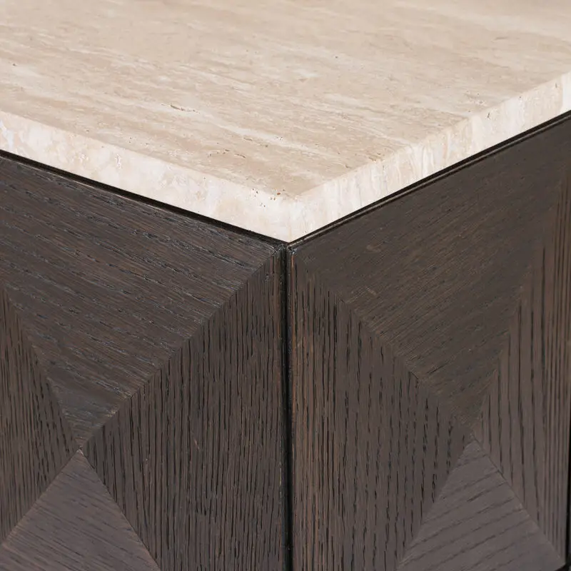 - Pilaar Claremont (Brown)