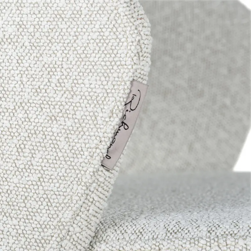 - Stoel Savoy white bouclé (Copenhagen 900 Bouclé White)