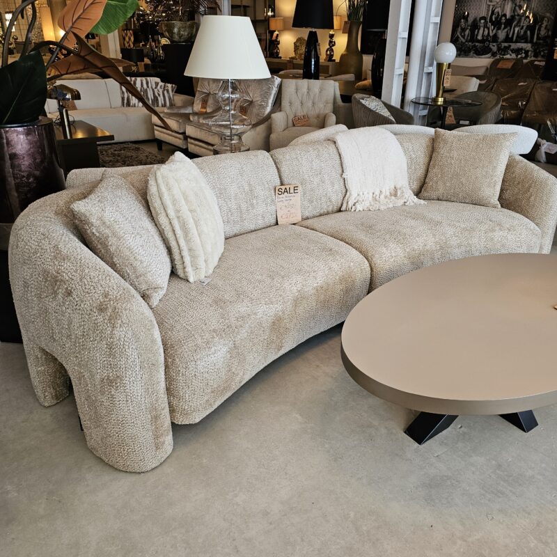 Bank Milania outlet760