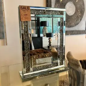 Make-up mirror outlet792