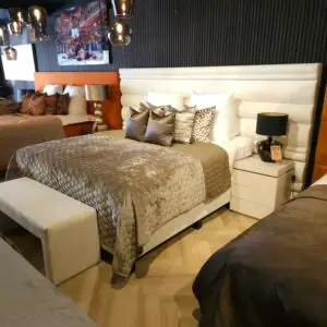 Boxspring met hoofdboard outlet886