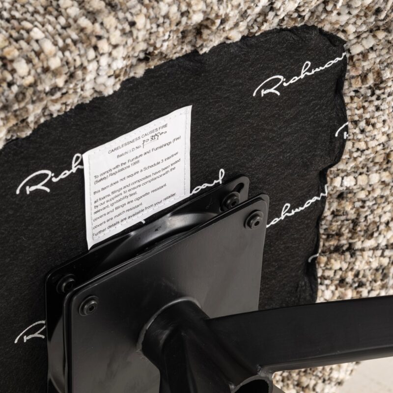 - Eetkamerstoel Serenity brown omara fire retardant
