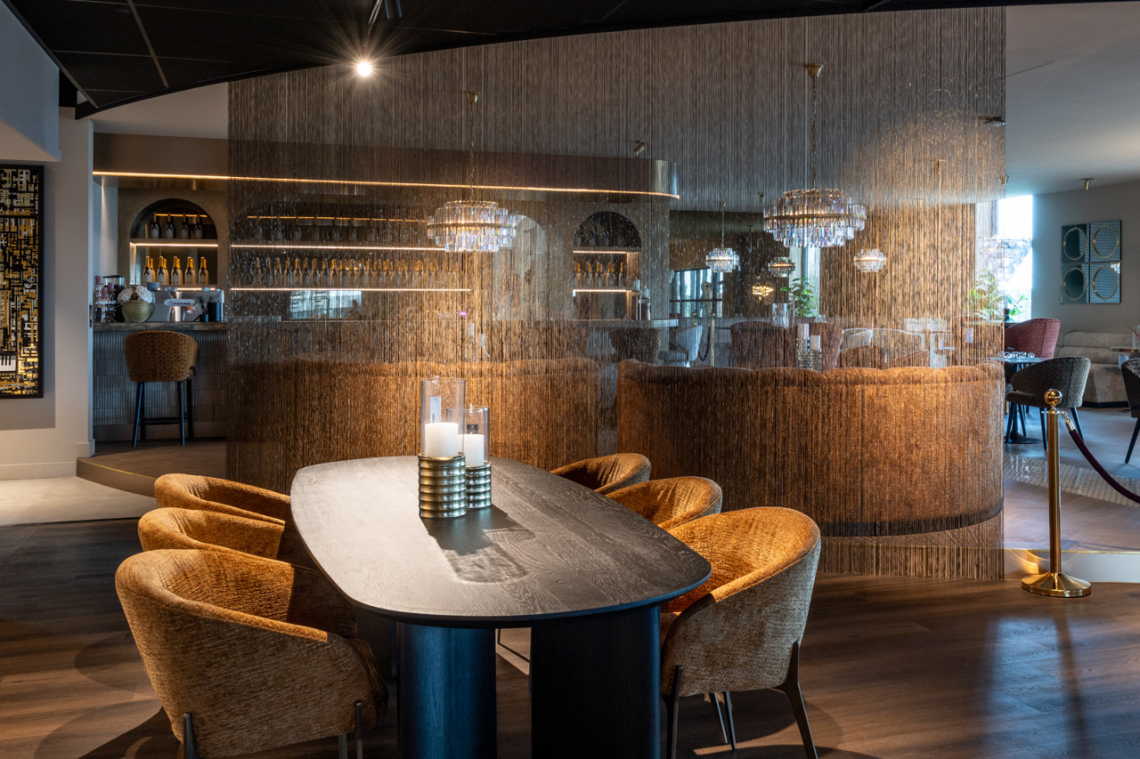 - Decoratief object Curtain gold chain