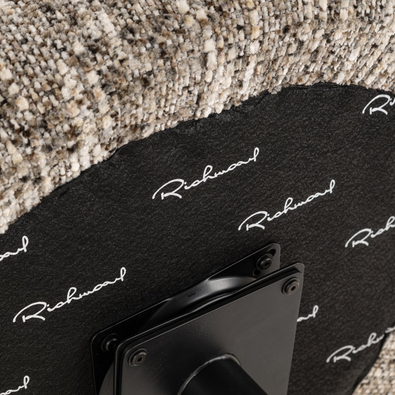 - Eetkamerstoel Alexis brown omara swivel