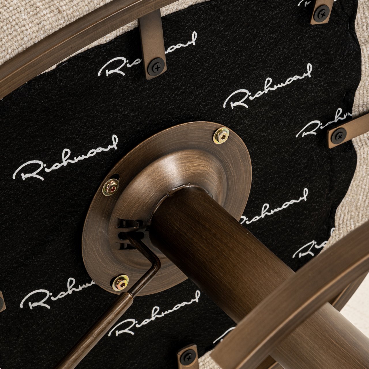 - Barstoel Cheyenne biscotti swivel