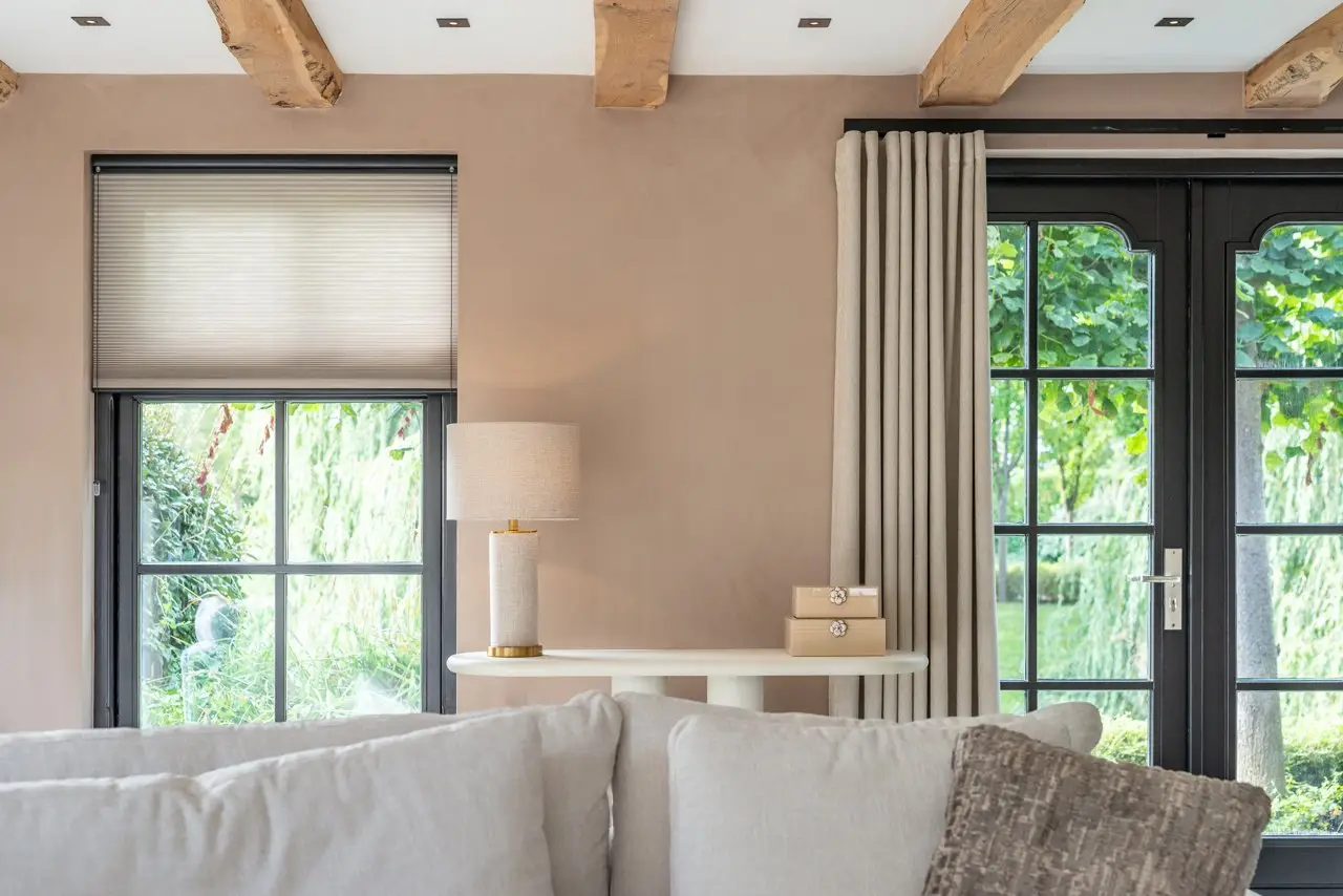 - Tafellamp Joline beige