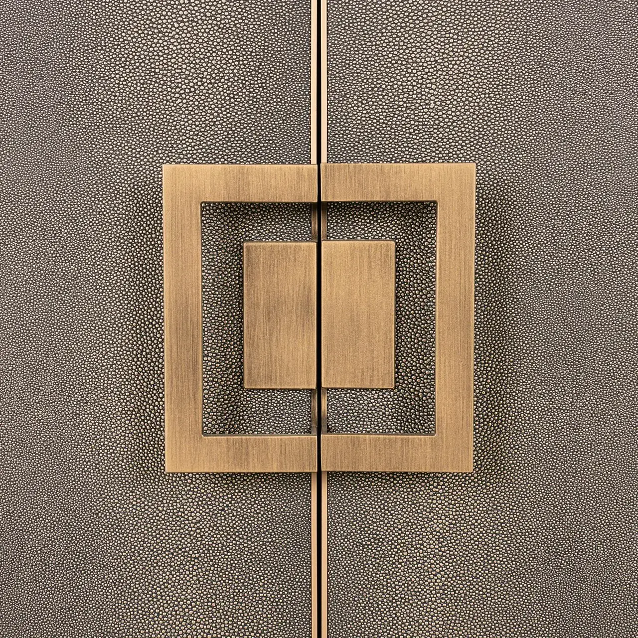 - Dressoir Bloomville brass shagreen