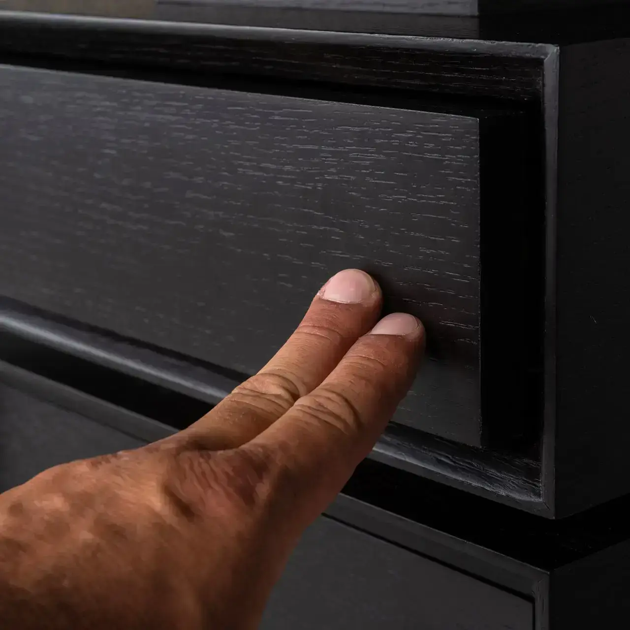 - Bureau Alexander Jones charcoal (Connar)