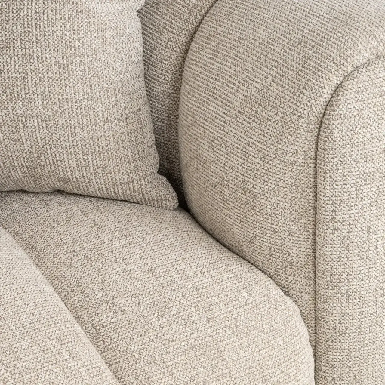 - Bank Novaro natural fancy lounge left