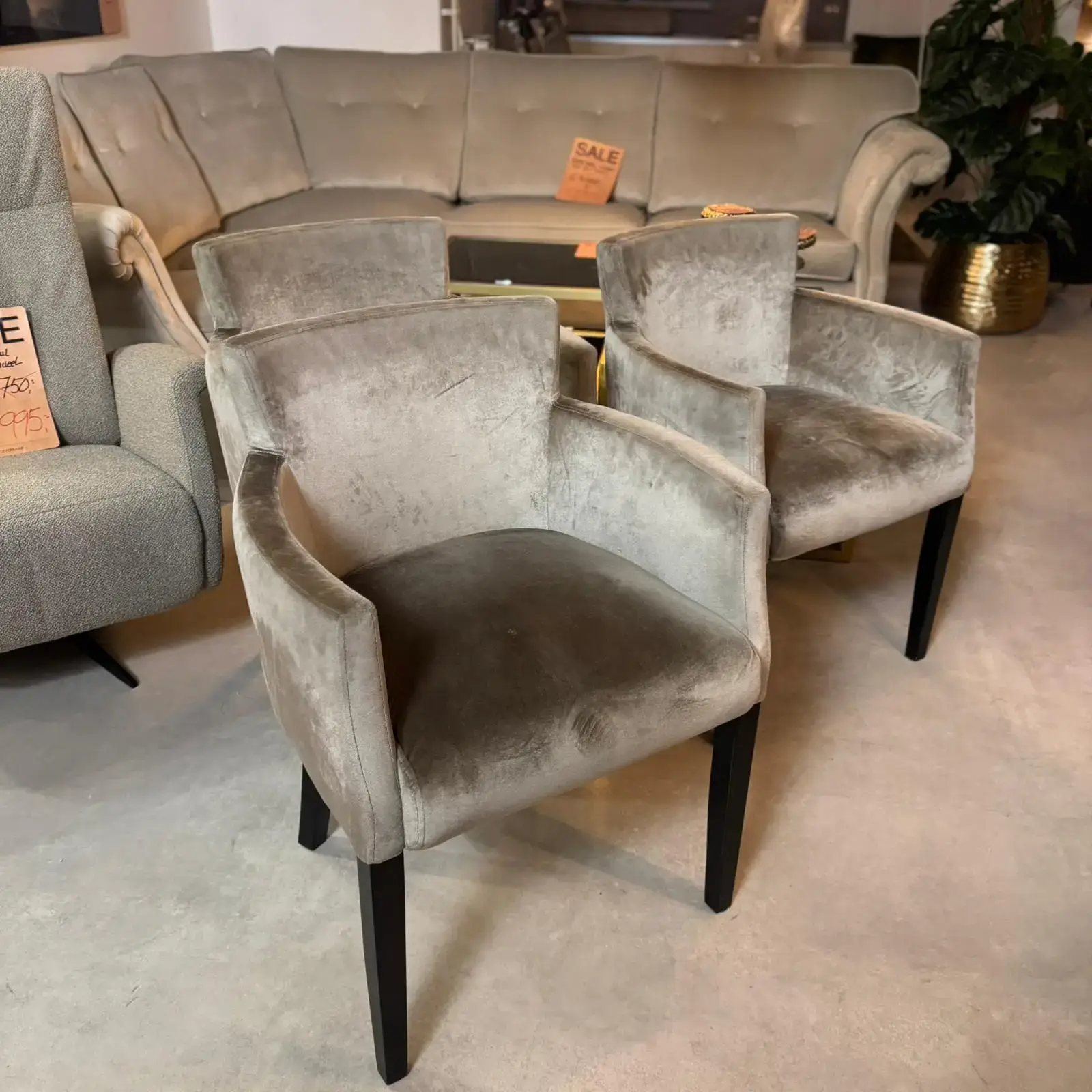 4 Eetkamer stoelen outlet011