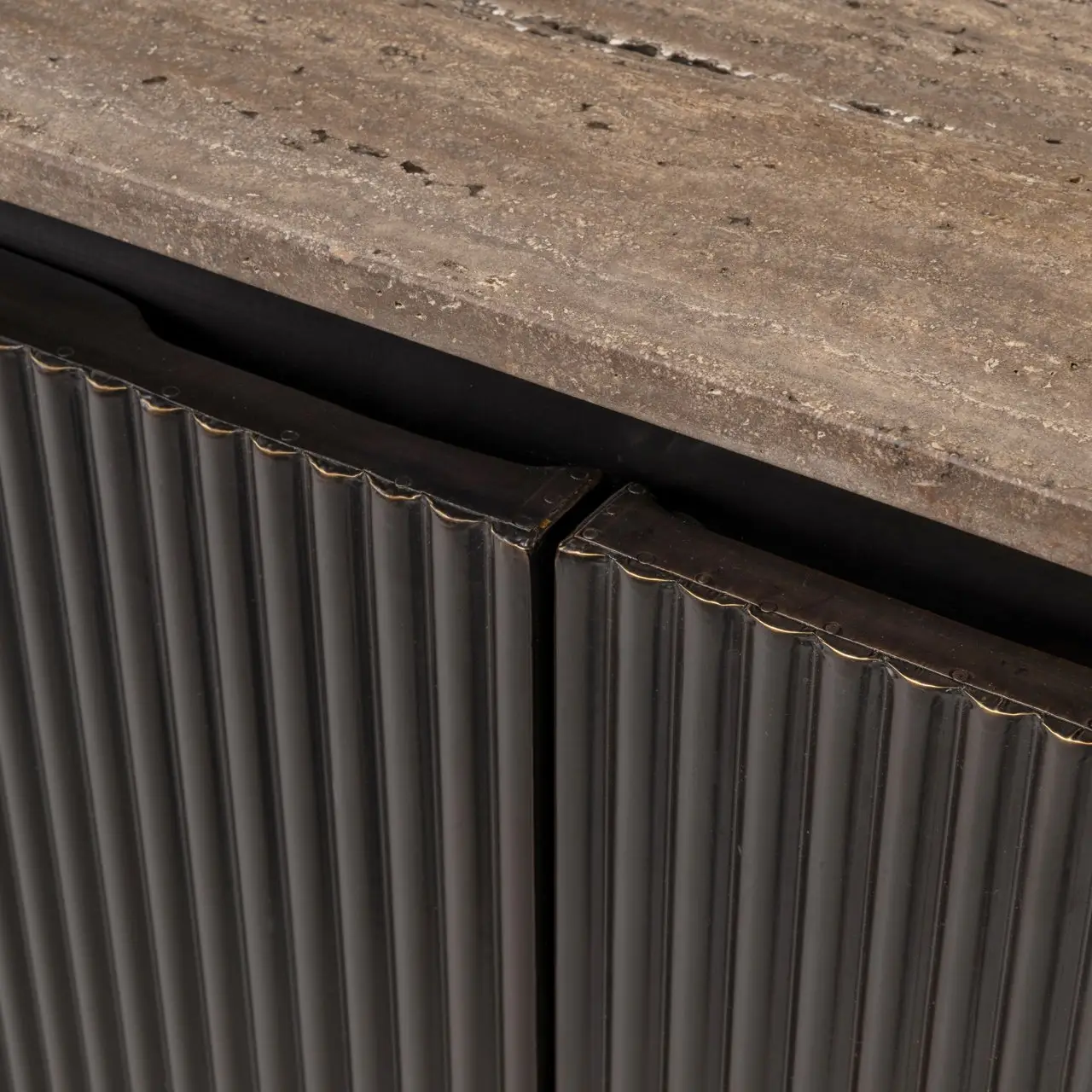 - Dressoir Russo ash brown 4-doors