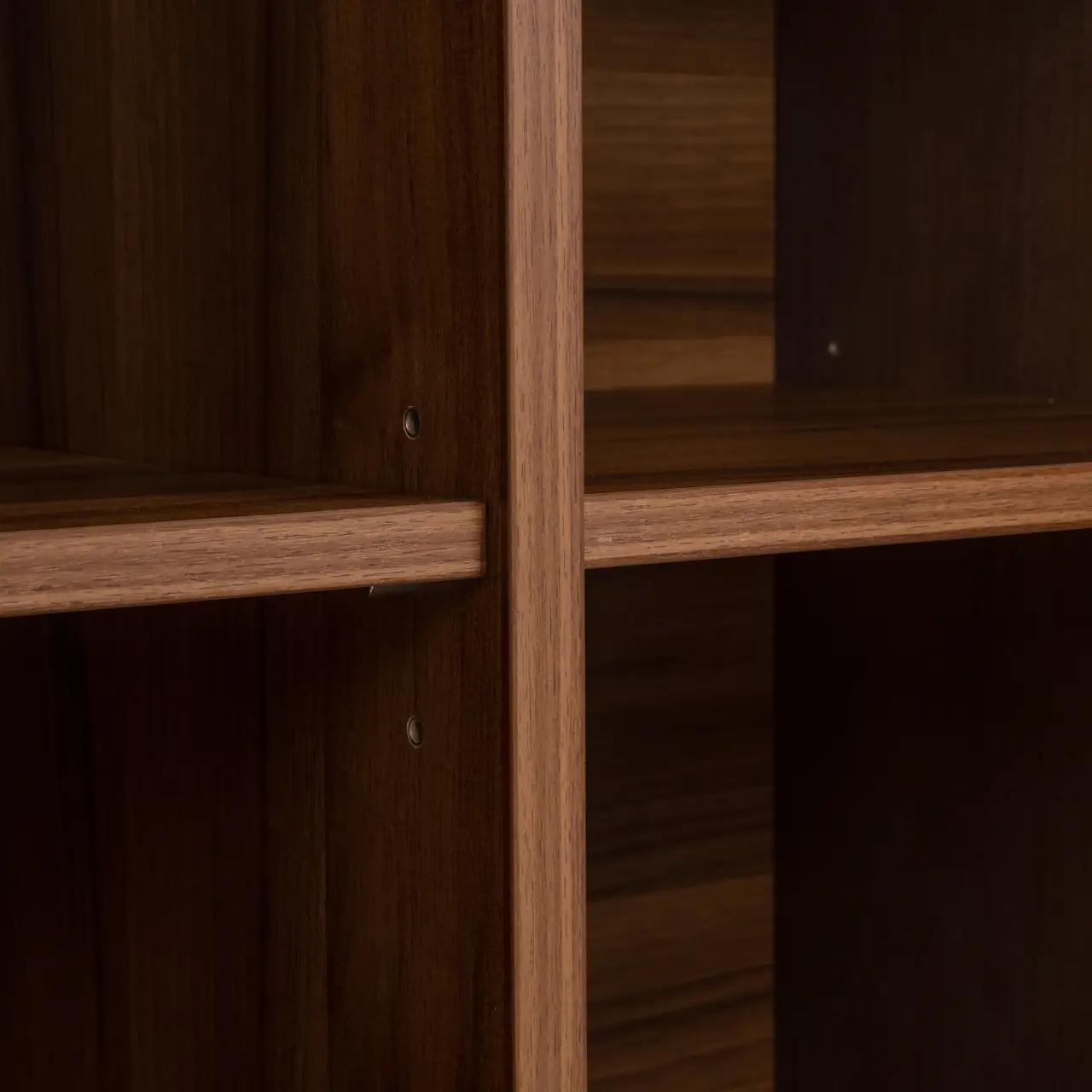 - Wandkast Windsor walnut