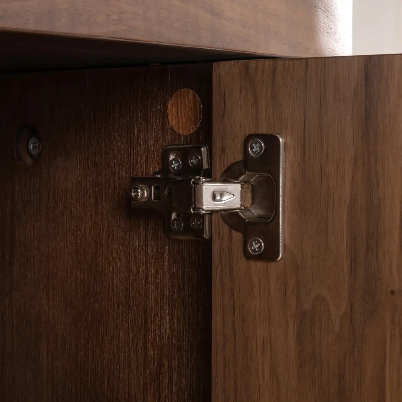 - Wandkast Windsor walnut