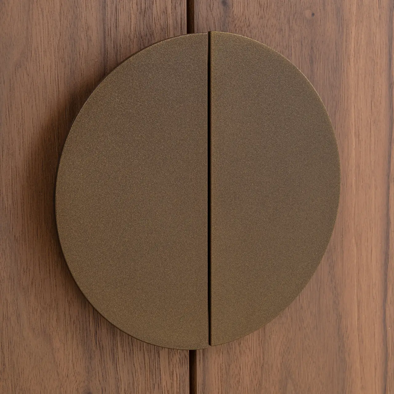 - Wandkast Windsor walnut