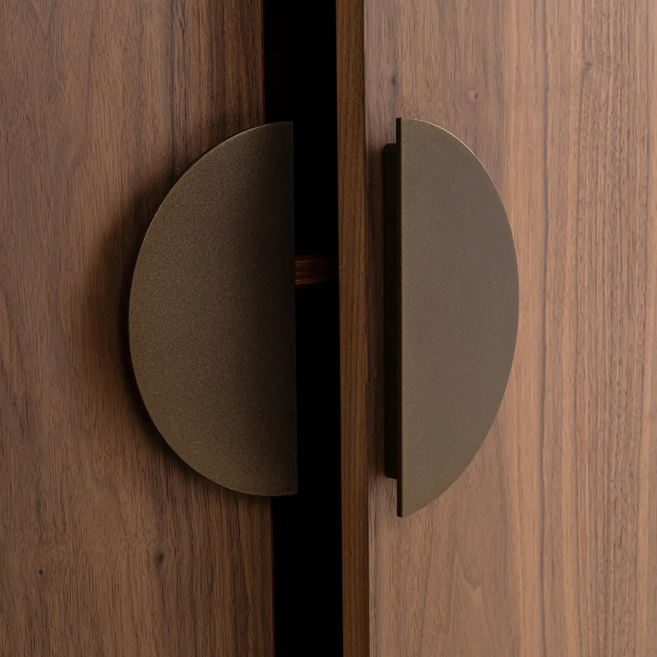 - Wandkast Windsor walnut