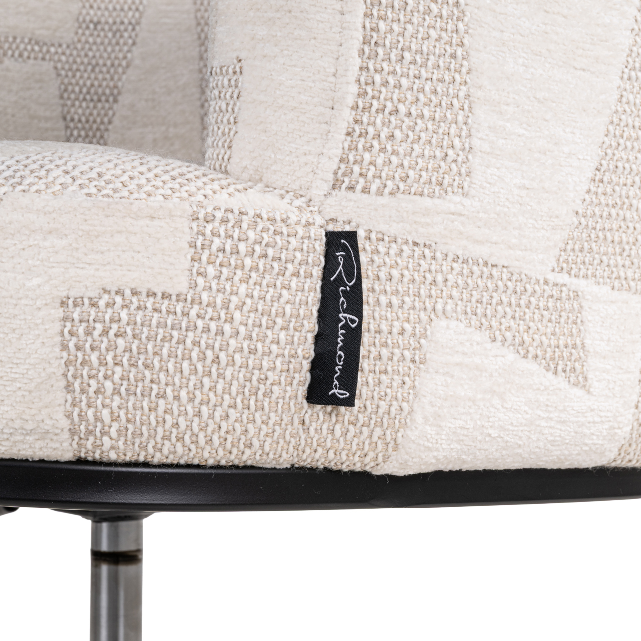 - Eetkamerstoel Rochenne beige graffic swivel on wheels