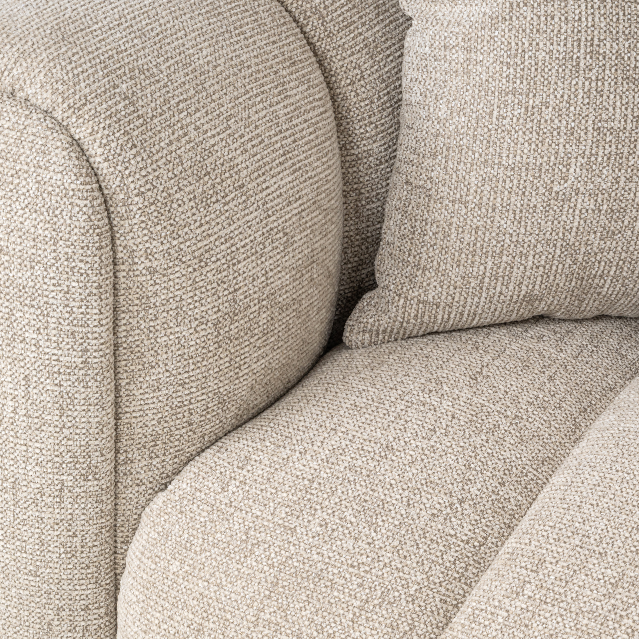- Bank Novaro natural fancy lounge right