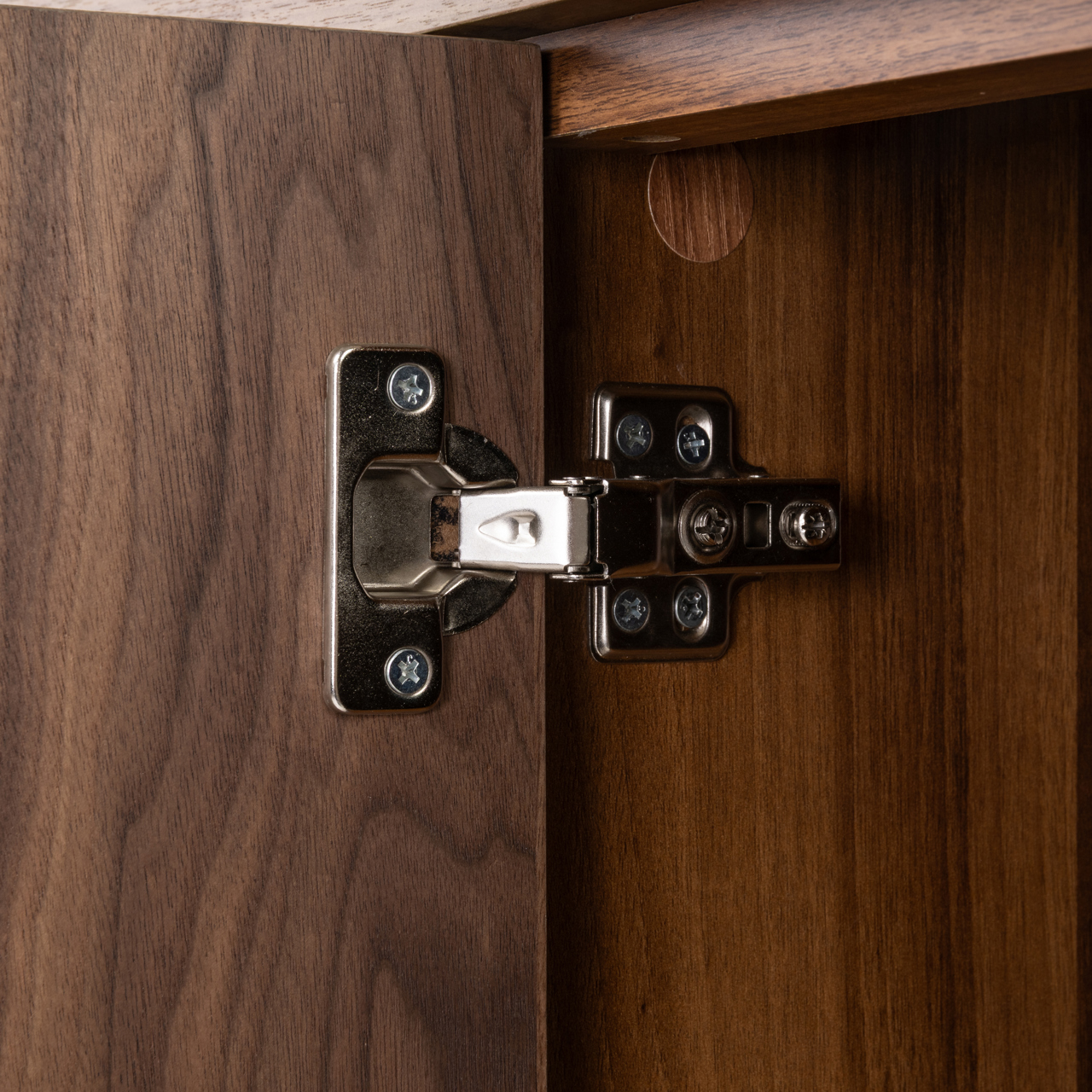 - Dressoir Windsor walnut
