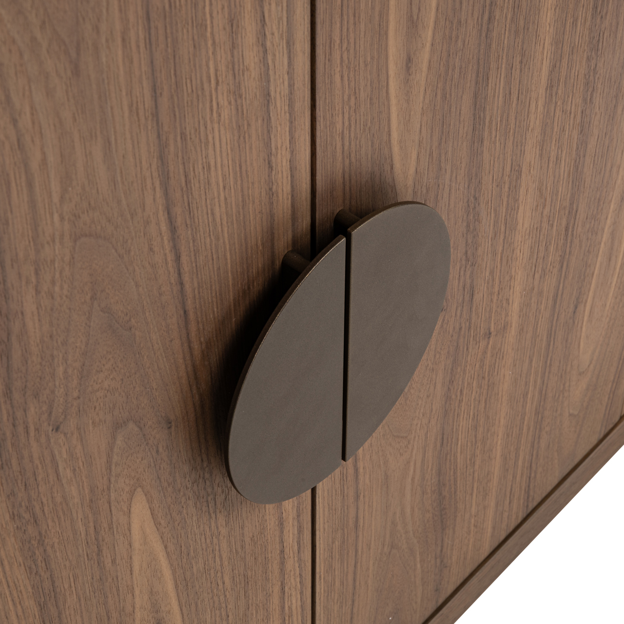 - Dressoir Windsor walnut
